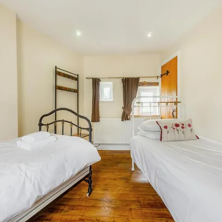 2 Bed In Oc-lr045 Feriehus